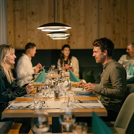 Hotel Evident Praegant 4 4*